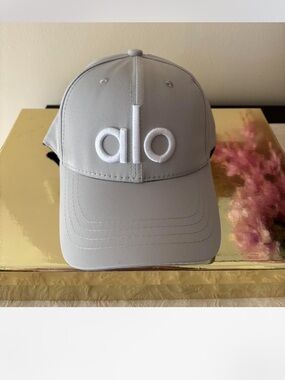 New unbranded brand Light Gray Embroidered Logo Cap